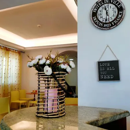 Ambrosiana Hotel 3*